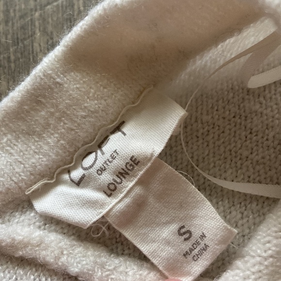 LOFT Lounge Double V Cozy Cloud Sweater - Picture 8 of 9